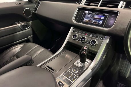 Land Rover Range Rover Sport 3.0 SD V6 HSE Dynamic SUV 5dr Diesel Auto 4WD Euro 6 (s/s) (306 ps) 25