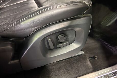 Land Rover Range Rover Sport 3.0 SD V6 HSE Dynamic SUV 5dr Diesel Auto 4WD Euro 6 (s/s) (306 ps) 16