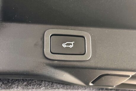 Land Rover Range Rover Sport 3.0 SD V6 HSE Dynamic SUV 5dr Diesel Auto 4WD Euro 6 (s/s) (306 ps) 50