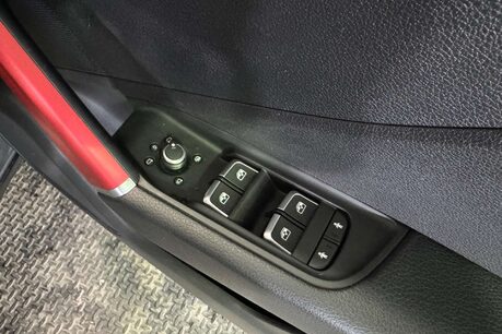 Audi Q2 1.6 TDI 30 Sport SUV 5dr Diesel S Tronic Euro 6 (s/s) (116 ps) 14