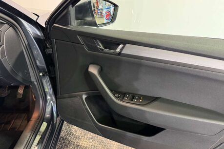 Skoda Superb 2.0 TDI SE L Executive Estate 5dr Diesel Manual Euro 6 (s/s) (150 ps) 12