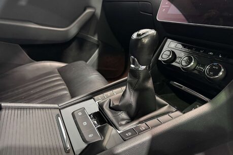 Skoda Superb 2.0 TDI SE L Executive Estate 5dr Diesel Manual Euro 6 (s/s) (150 ps) 19