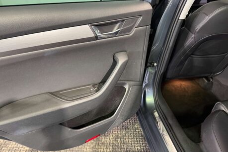 Skoda Superb 2.0 TDI SE L Executive Estate 5dr Diesel Manual Euro 6 (s/s) (150 ps) 56