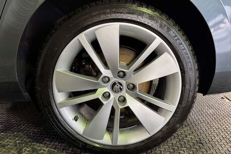 Skoda Superb 2.0 TDI SE L Executive Estate 5dr Diesel Manual Euro 6 (s/s) (150 ps) 65