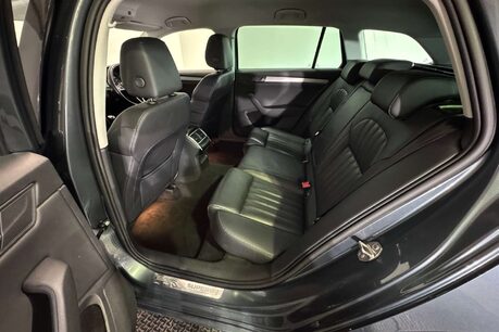 Skoda Superb 2.0 TDI SE L Executive Estate 5dr Diesel Manual Euro 6 (s/s) (150 ps) 55