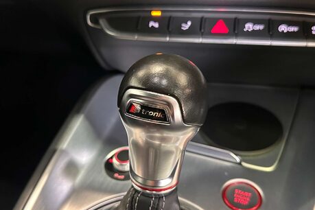 Audi TT 2.0 TFSI Coupe 3dr Petrol S Tronic quattro Euro 6 (s/s) (310 ps) 39