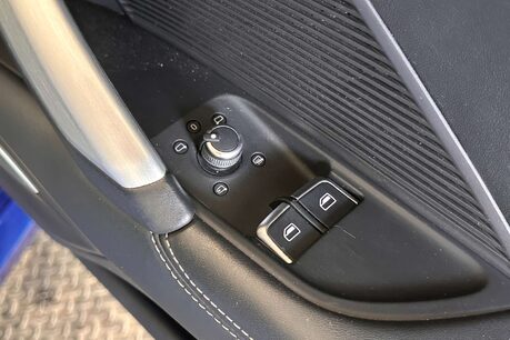 Audi TT 2.0 TFSI Coupe 3dr Petrol S Tronic quattro Euro 6 (s/s) (310 ps) 11