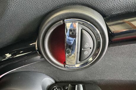 Mini Hatch 2.0 John Cooper Works Hatchback 3dr Petrol Auto Euro 6 (s/s) (231 ps) 12