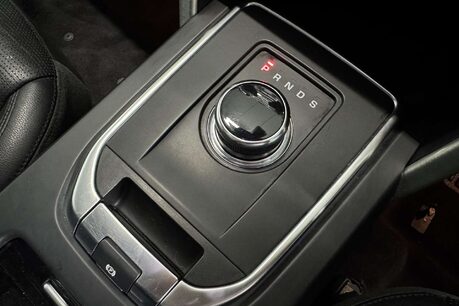 Land Rover Discovery Sport 2.0 TD4 HSE Black SUV 5dr Diesel Auto 4WD Euro 6 (s/s) (180 ps) 31