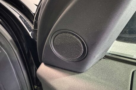 Land Rover Discovery Sport 2.0 TD4 HSE Black SUV 5dr Diesel Auto 4WD Euro 6 (s/s) (180 ps) 16