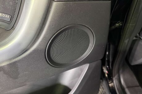 Land Rover Discovery Sport 2.0 TD4 HSE Black SUV 5dr Diesel Auto 4WD Euro 6 (s/s) (180 ps) 64