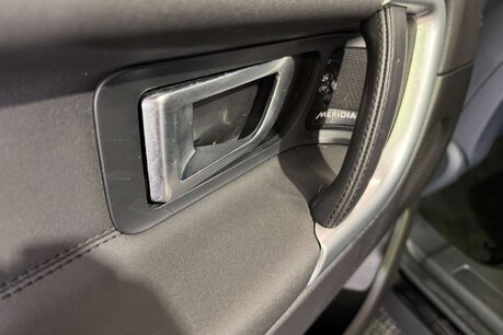 Land Rover Discovery Sport 2.0 TD4 HSE Black SUV 5dr Diesel Auto 4WD Euro 6 (s/s) (180 ps) 63