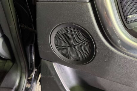 Land Rover Discovery Sport 2.0 TD4 HSE Black SUV 5dr Diesel Auto 4WD Euro 6 (s/s) (180 ps) 52