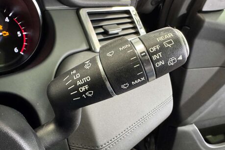 Land Rover Discovery Sport 2.0 TD4 HSE Black SUV 5dr Diesel Auto 4WD Euro 6 (s/s) (180 ps) 28