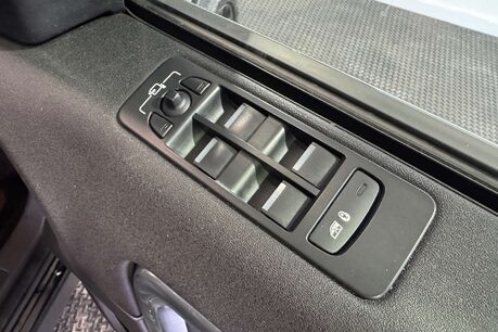 Land Rover Discovery Sport 2.0 TD4 HSE Black SUV 5dr Diesel Auto 4WD Euro 6 (s/s) (180 ps) 13