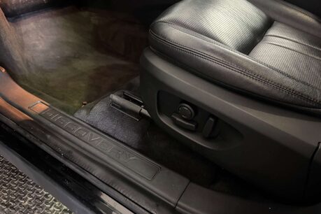 Land Rover Discovery Sport 2.0 TD4 HSE Black SUV 5dr Diesel Auto 4WD Euro 6 (s/s) (180 ps) 71