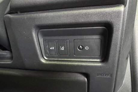 Land Rover Discovery Sport 2.0 TD4 HSE Black SUV 5dr Diesel Auto 4WD Euro 6 (s/s) (180 ps) 19