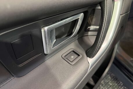 Land Rover Discovery Sport 2.0 TD4 HSE Black SUV 5dr Diesel Auto 4WD Euro 6 (s/s) (180 ps) 68