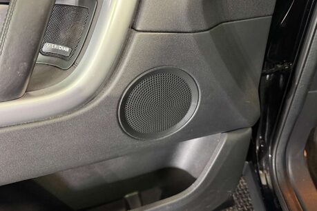 Land Rover Discovery Sport 2.0 TD4 HSE Black SUV 5dr Diesel Auto 4WD Euro 6 (s/s) (180 ps) 69