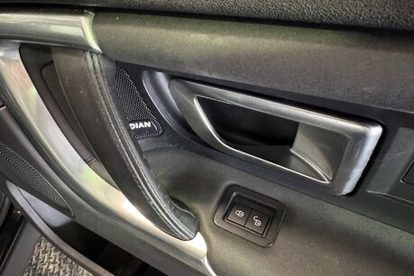 Land Rover Discovery Sport 2.0 TD4 HSE Black SUV 5dr Diesel Auto 4WD Euro 6 (s/s) (180 ps) 14