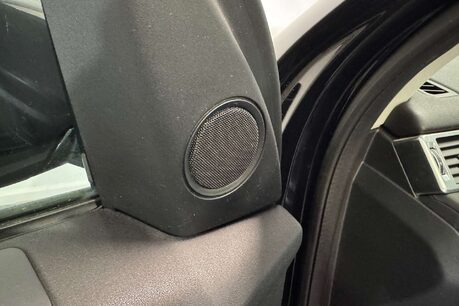 Land Rover Discovery Sport 2.0 TD4 HSE Black SUV 5dr Diesel Auto 4WD Euro 6 (s/s) (180 ps) 70