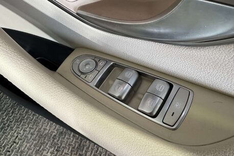 Mercedes-Benz E Class 2.0 E200 SE Estate 5dr Petrol G-Tronic+ Euro 6 (s/s) (184 ps) 16