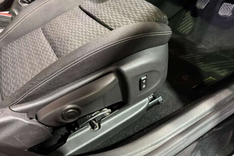 Vauxhall Astra 1.6 CDTi BlueInjection SRi VX Line Nav Hatchback 5dr Diesel Manual Euro 6 ( 17