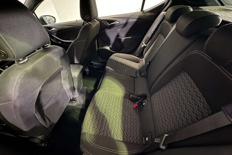 Vauxhall Astra 1.6 CDTi BlueInjection SRi VX Line Nav Hatchback 5dr Diesel Manual Euro 6 ( 50