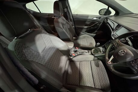 Vauxhall Astra 1.6 CDTi BlueInjection SRi VX Line Nav Hatchback 5dr Diesel Manual Euro 6 ( 10