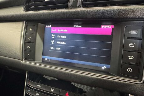 Jaguar XF 2.0d Prestige Saloon 4dr Diesel Auto Euro 6 (s/s) (180 ps) 28