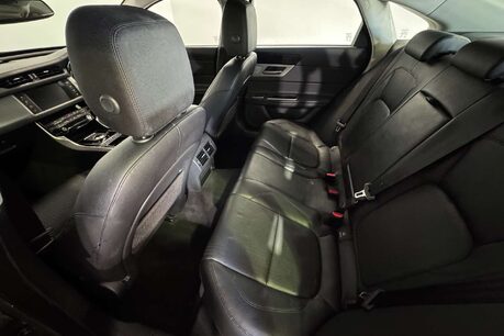 Jaguar XF 2.0d Prestige Saloon 4dr Diesel Auto Euro 6 (s/s) (180 ps) 57