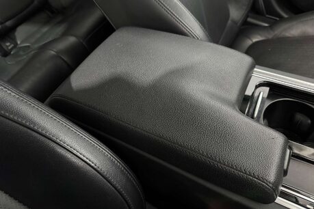 Jaguar XF 2.0d Prestige Saloon 4dr Diesel Auto Euro 6 (s/s) (180 ps) 41