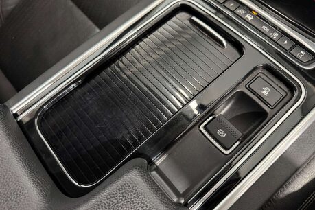 Jaguar XF 2.0d Prestige Saloon 4dr Diesel Auto Euro 6 (s/s) (180 ps) 39