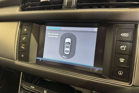 Jaguar XF 2.0d Prestige Saloon 4dr Diesel Auto Euro 6 (s/s) (180 ps) 32