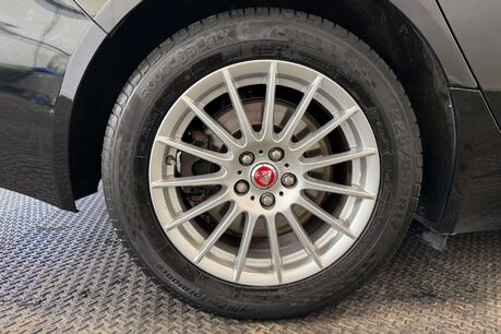 Jaguar XF 2.0d Prestige Saloon 4dr Diesel Auto Euro 6 (s/s) (180 ps) 66