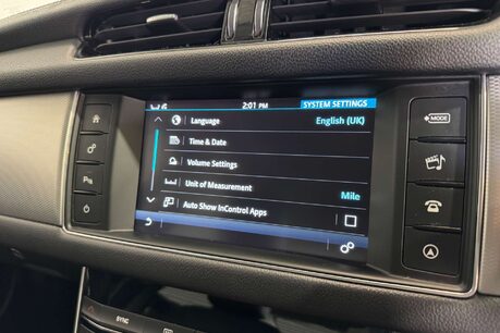 Jaguar XF 2.0d Prestige Saloon 4dr Diesel Auto Euro 6 (s/s) (180 ps) 36