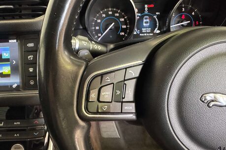 Jaguar XF 2.0d Prestige Saloon 4dr Diesel Auto Euro 6 (s/s) (180 ps) 21
