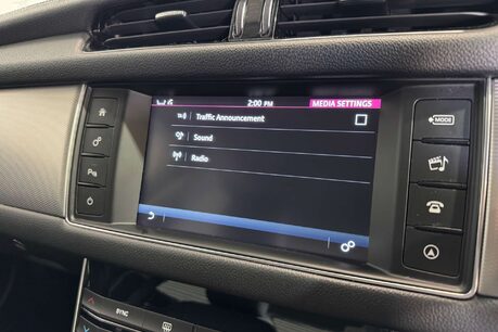 Jaguar XF 2.0d Prestige Saloon 4dr Diesel Auto Euro 6 (s/s) (180 ps) 35