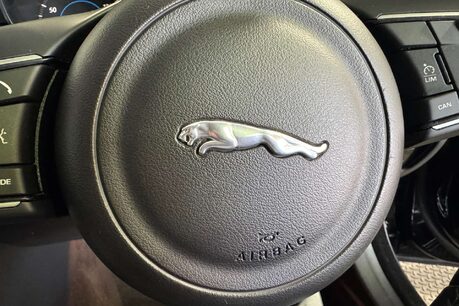 Jaguar XF 2.0d Prestige Saloon 4dr Diesel Auto Euro 6 (s/s) (180 ps) 22