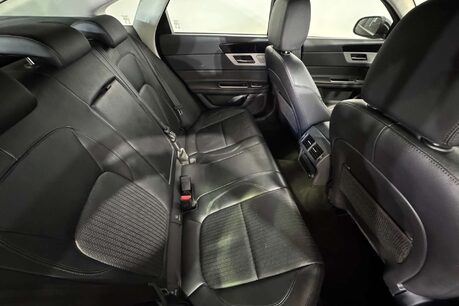 Jaguar XF 2.0d Prestige Saloon 4dr Diesel Auto Euro 6 (s/s) (180 ps) 47