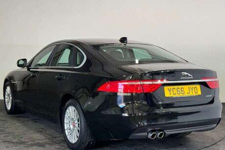 Jaguar XF 2.0d Prestige Saloon 4dr Diesel Auto Euro 6 (s/s) (180 ps) 5
