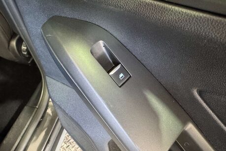 Ford Focus 1.5 EcoBlue Zetec Estate 5dr Diesel Auto Euro 6 (s/s) (120 ps) 39