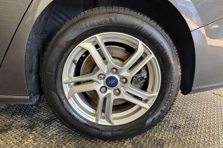 Ford Focus 1.5 EcoBlue Zetec Estate 5dr Diesel Auto Euro 6 (s/s) (120 ps) 53