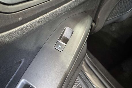 Ford Focus 1.5 EcoBlue Zetec Estate 5dr Diesel Auto Euro 6 (s/s) (120 ps) 46