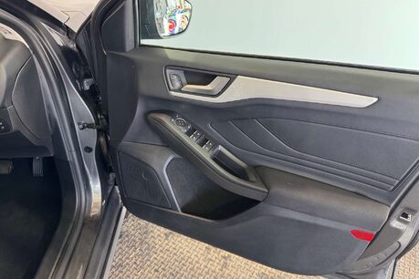 Ford Focus 1.5 EcoBlue Zetec Estate 5dr Diesel Auto Euro 6 (s/s) (120 ps) 12