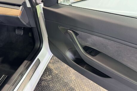 Tesla Model 3 (Dual Motor) Long Range Saloon 4dr Electric Auto 4WDE (346 ps) 12