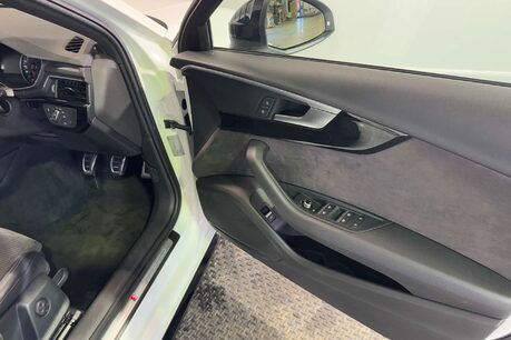 Audi A4 1.4 TFSI Black Edition Saloon 4dr Petrol Manual Euro 6 (s/s) (150 ps) 13