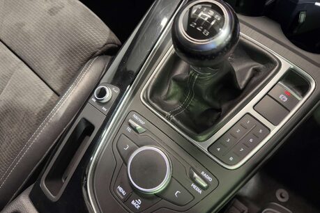 Audi A4 1.4 TFSI Black Edition Saloon 4dr Petrol Manual Euro 6 (s/s) (150 ps) 35