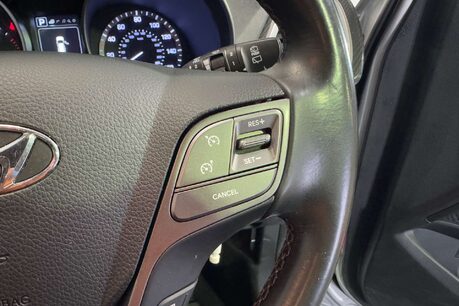 Hyundai SANTA FE 2.2 CRDi Blue Drive Premium SUV 5dr Diesel Auto 4WD Euro 6 (s/s) (200 ps) 19
