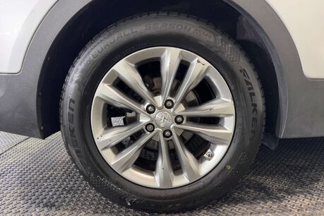 Hyundai SANTA FE 2.2 CRDi Blue Drive Premium SUV 5dr Diesel Auto 4WD Euro 6 (s/s) (200 ps) 60
